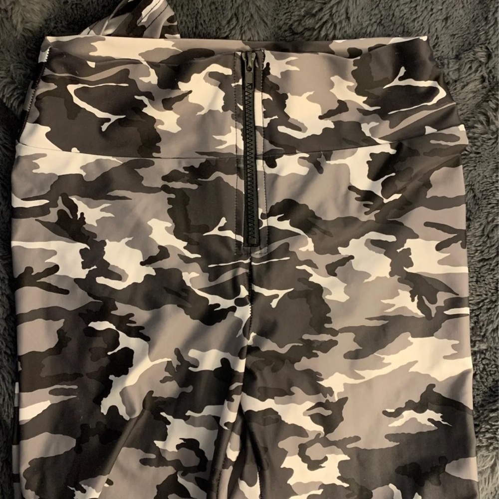 Celestial bodiez zip up leggings